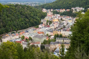 V Karlových Varech po sečtení devadesáti procent okrsků vede ANO
