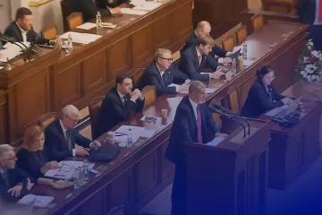 Poslanci podpořili vyšší tresty za týrání zvířat a zvolili člena Rady ČRo