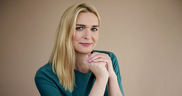 První transgender moderátorka Marion se vrací do rozhlasového éteru